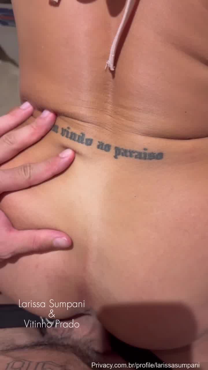 xxx Larissa Sumpani boquete e foda rápida no banheiro da pousada mulher pelada xvideos