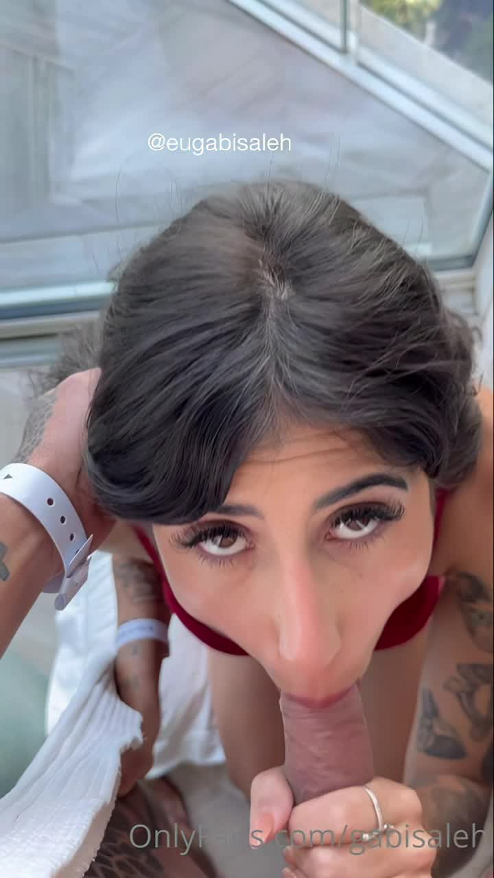 xxx Morena Gabi Saleh fazendo boquete e dando a buceta arreganhada mulher pelada xvideos