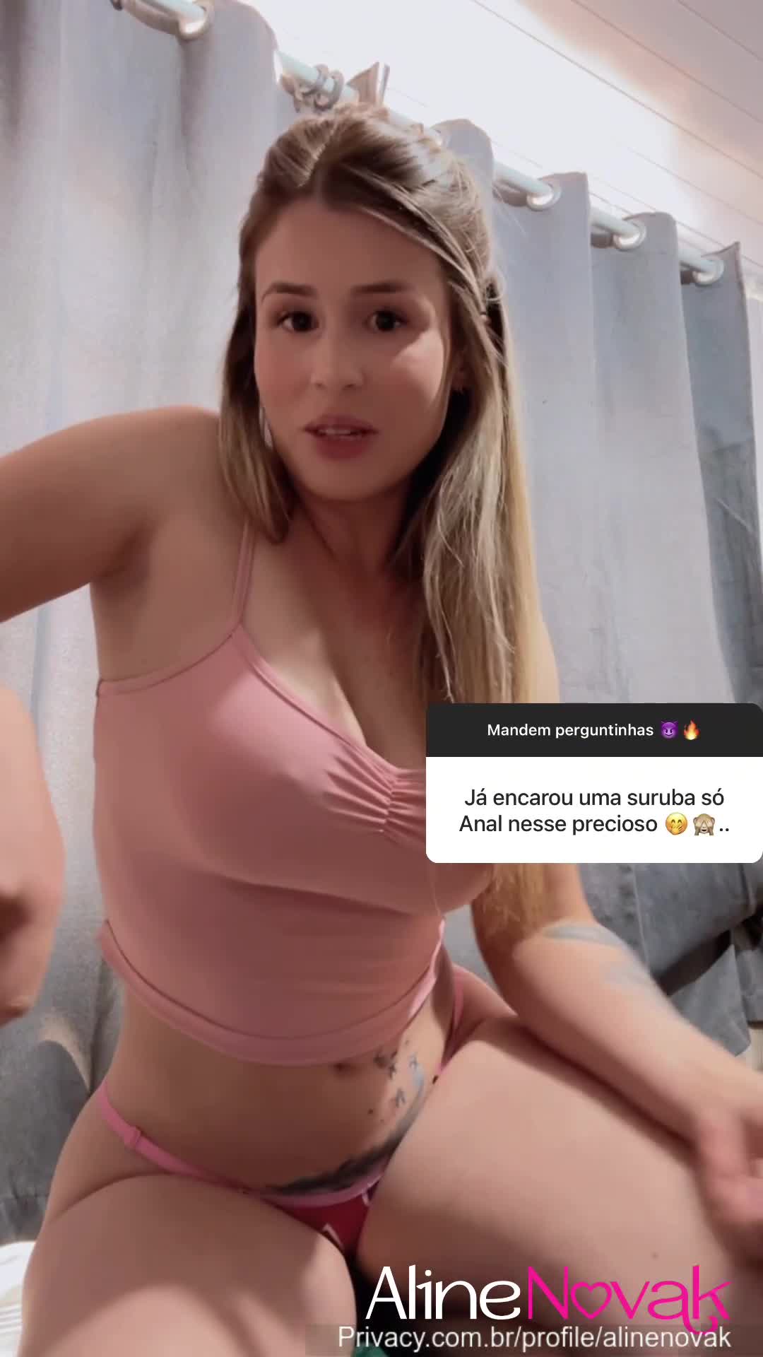 xxx Aline Novak em live com assinantes ficando peladinha e tocando o grelo mulher pelada xvideos