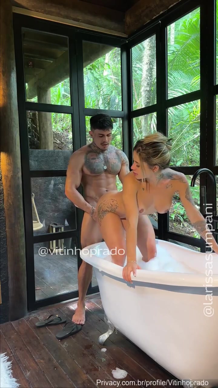 xxx Larissa Sumpani fodendo na banheira com o namorado Vitinho Prado mulher pelada xvideos