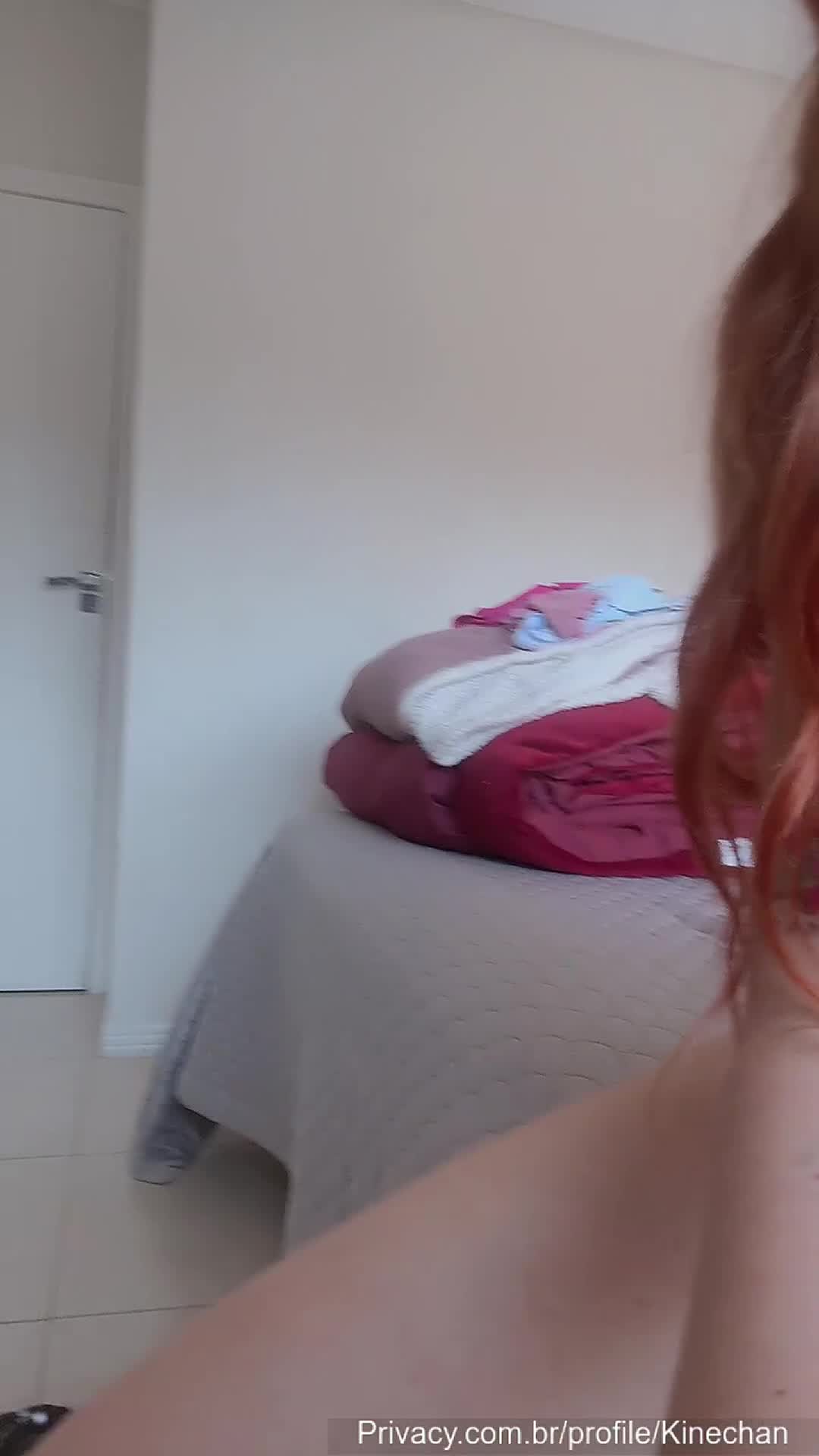 xxx Ruiva deliciosa masturbando a buceta raspada com vibrador diferente mulher pelada xvideos