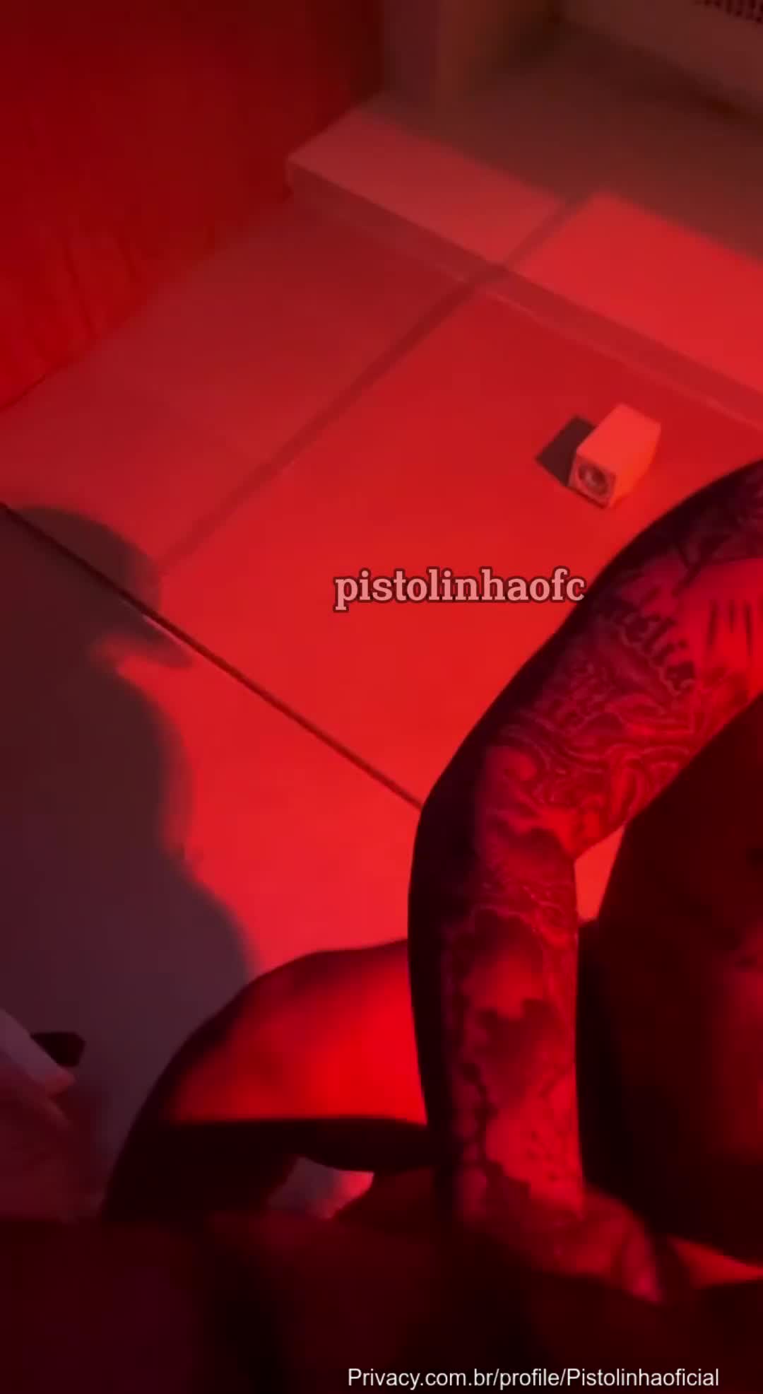 xxx Prévia da foda Pistolinha com DJ Rodrigues sentando muito forte mulher pelada xvideos