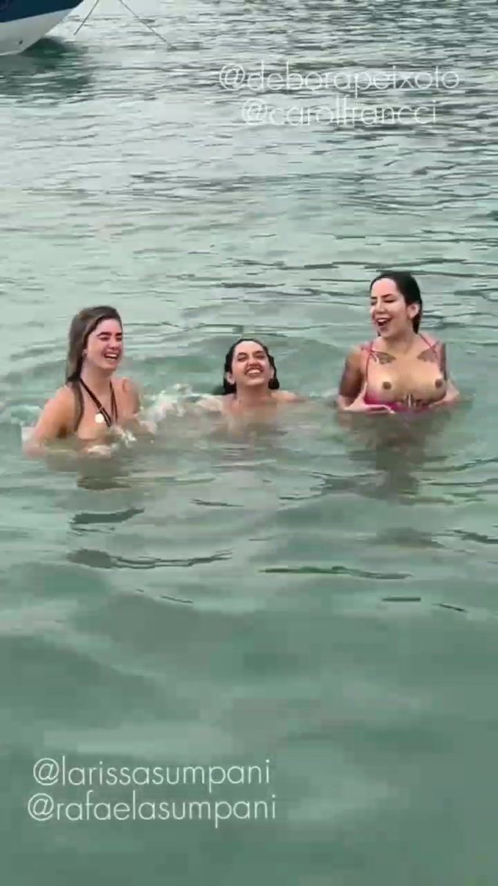 xxx Carol Francci, Rafaela Sumpani e Debora Peixoto se pegando na lancha mulher pelada xvideos