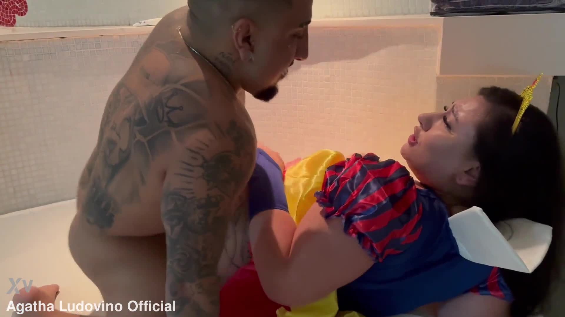 xxx Anão comendo o cuzinho da Branca de Neve rabuda e safada mulher pelada xvideos