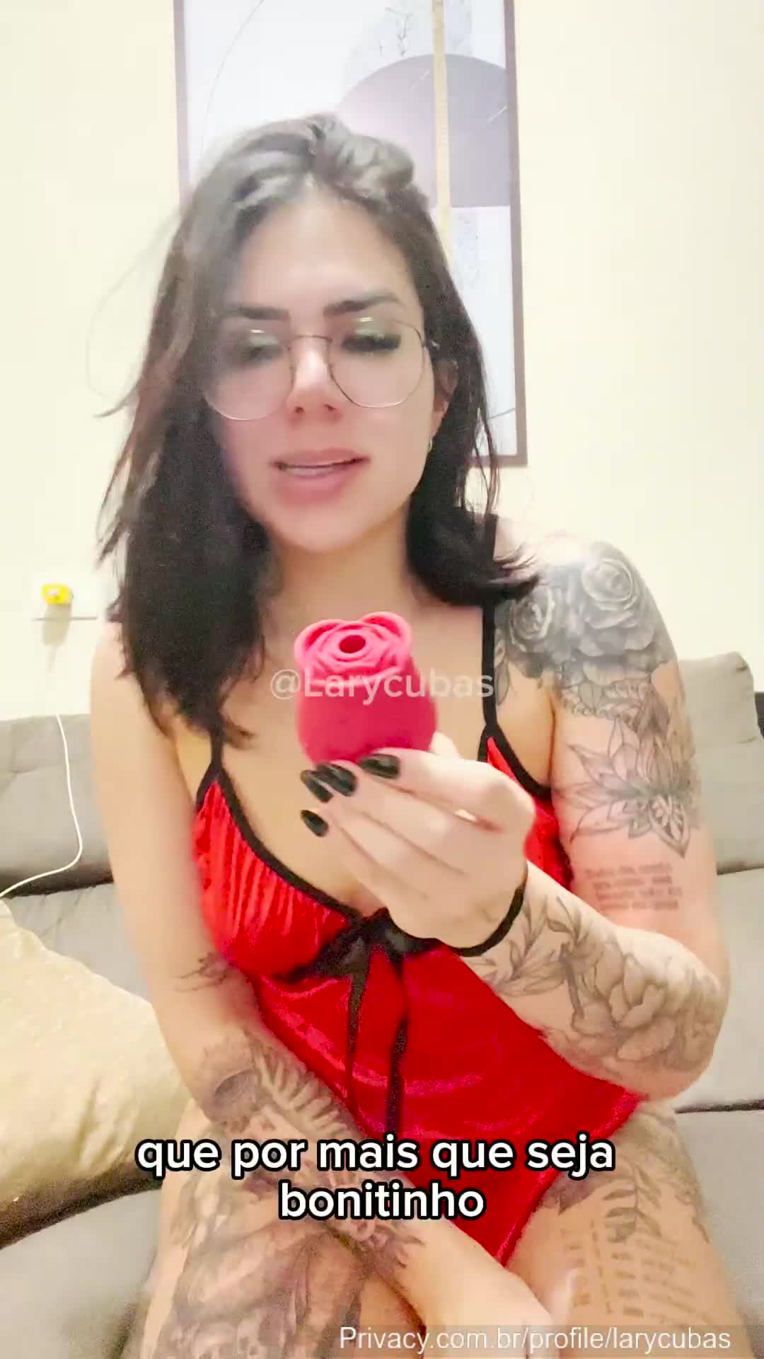 xxx Safadinha Lary Cubas usando brinquedo erótico na sua bucetinha mulher pelada xvideos