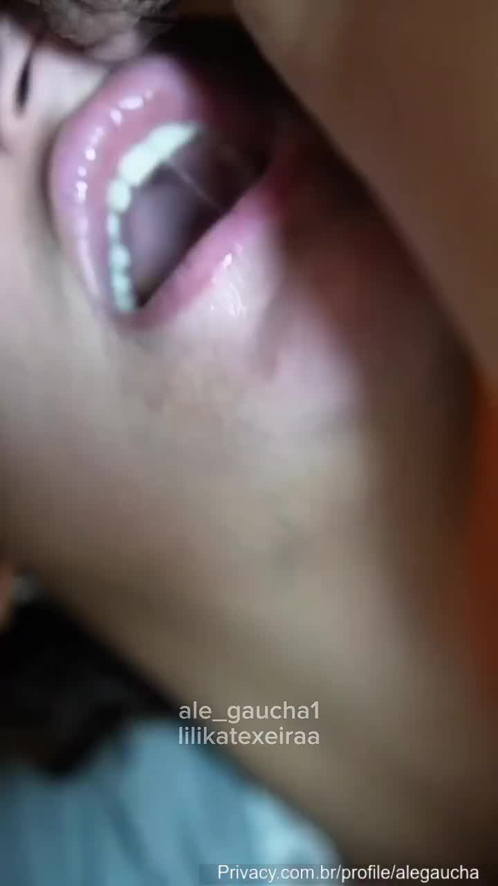 Coroa tesuda Lilika Teixeira e Ale gaudéria chupando buceta uma da outra -  Xvideos Putaria