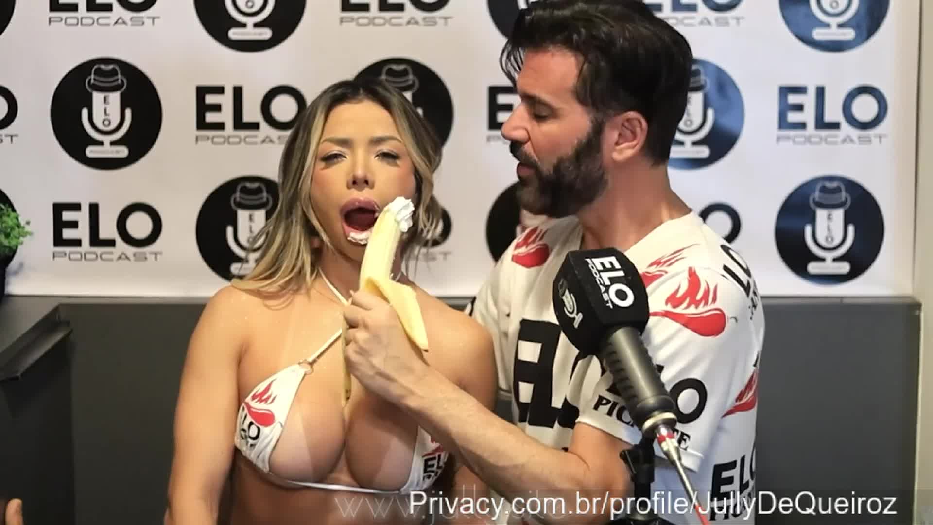 xxx Jully Queiroz toda safadinha no podcast espanhol mulher pelada xvideos