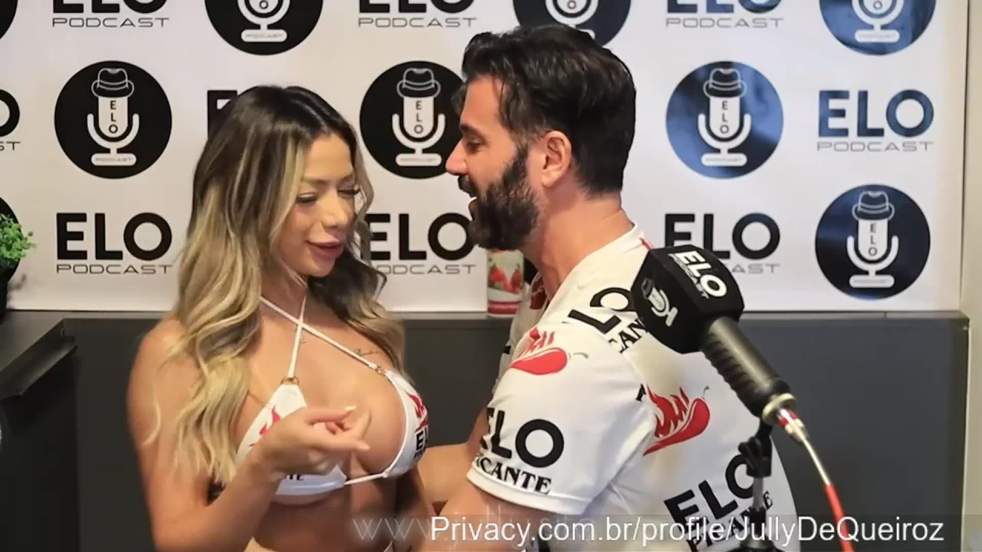 xxx Jully Queiroz toda safadinha no podcast espanhol mulher pelada xvideos