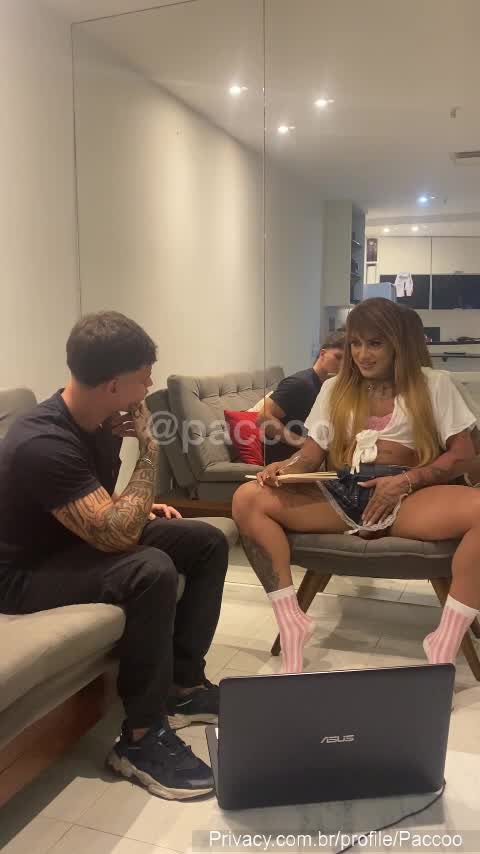 xxx Aluna safadinha trans caiu de boca no pau do professor acabaram fodendo mulher pelada xvideos