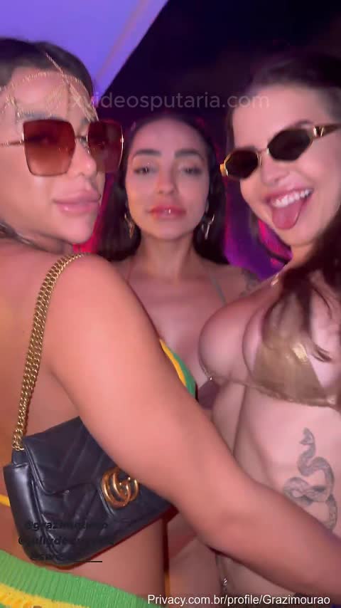 xxx Pack Grazi Mourão peladinha aprontando na Europa com as amigas mulher pelada xvideos