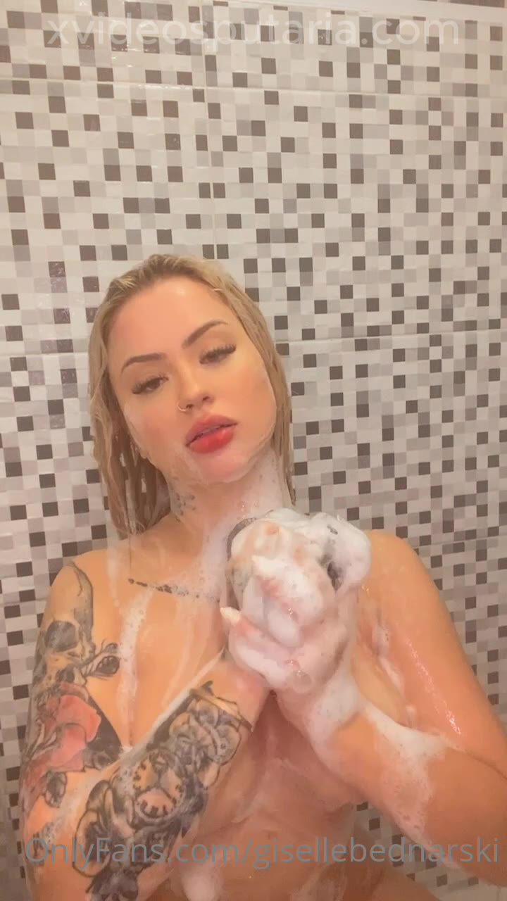 xxx Pornô da Giselle Bednarski vídeos da loira peituda pelada no banho mulher pelada xvideos
