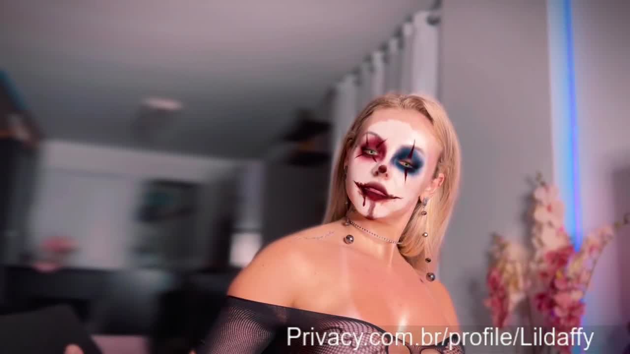 xxx Foda Especial de halloween: Brenda sentando de frente na pica loira tesuda mulher pelada xvideos