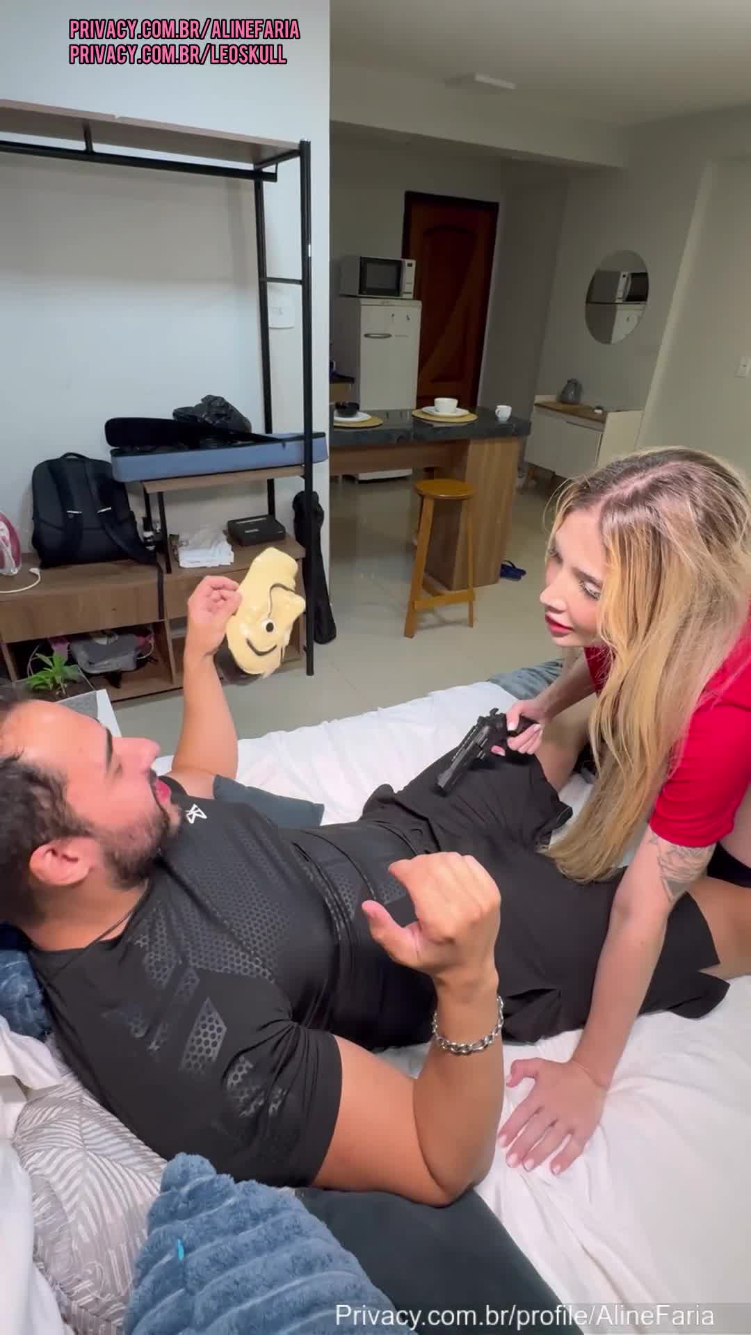 xxx Aline Faria fodendo com Leo Skull com roupa da La CASA DE PAPEL mulher pelada xvideos