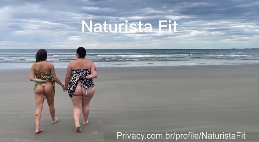 xxx Naturista Fit e amiga gordinha peladas na praia mulher pelada xvideos