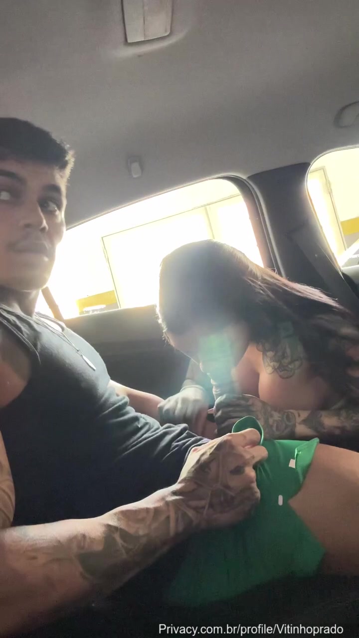 xxx Vitinho Prado fazendo Uber passageira não tinha dinheiro e teve que foder com ela no carro mulher pelada xvideos