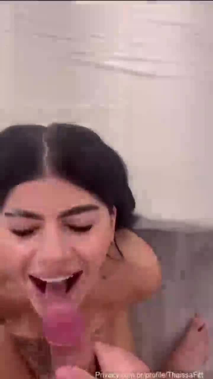 xxx Thaissa Fit transando de ladinho e ganhando porra na cara mulher pelada xvideos