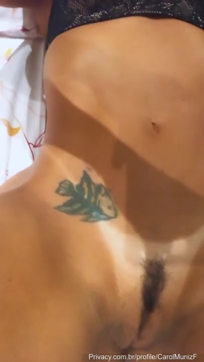 xxx Carol Muniz mostrou a bucetinha peluda mulher pelada xvideos